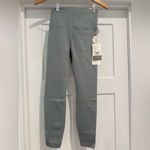 Vuori Evolve Leggings